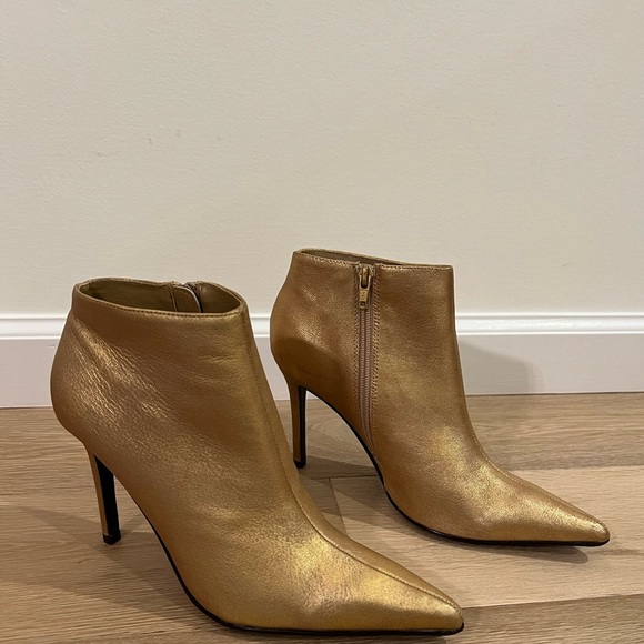 Colin Stuart Gold Metallic Ankle Boot Size 8 - Picture 2 of 9